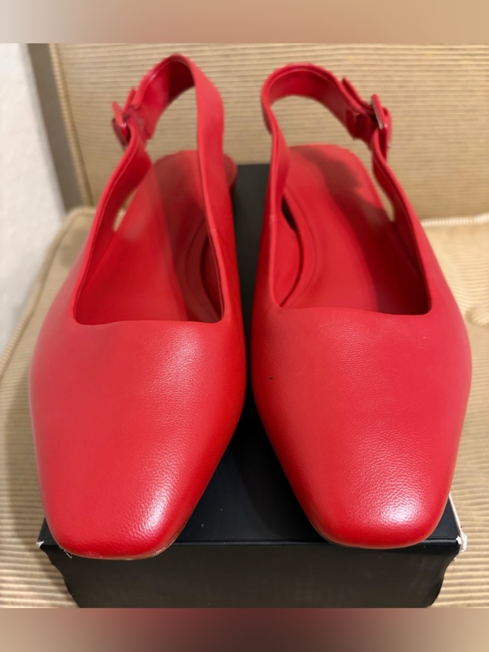 🎉NWOT Vince Vida Leather Slingback Flat Sandal in Crimson - Size 9 - Picture 5 of 16
